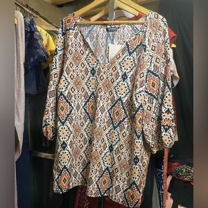 BloomChic Patterned Blouse with Earth Tones, size 18-20